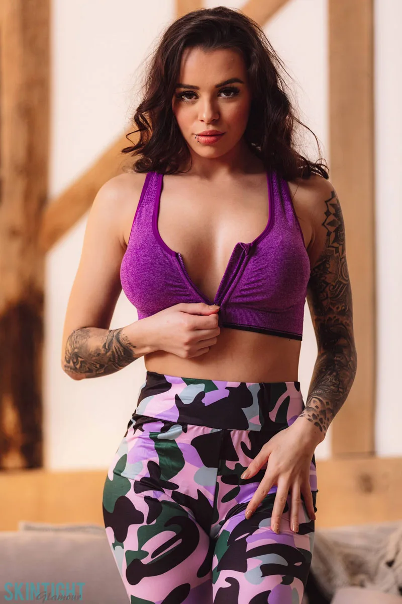 Mia Stryker skin tight - Empire Models – photo 3