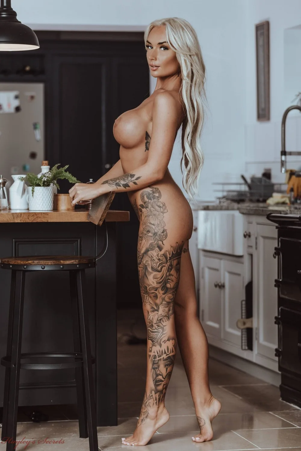 Charlotte Stevens Kitchen Dinner Date Hayleys Secrets - Empire Models – photo 11