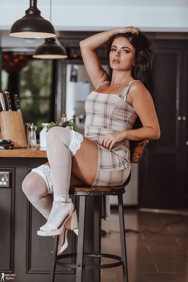 Sophie Marie Lost Tartan More Than Nylons - Empire Models – photo 2