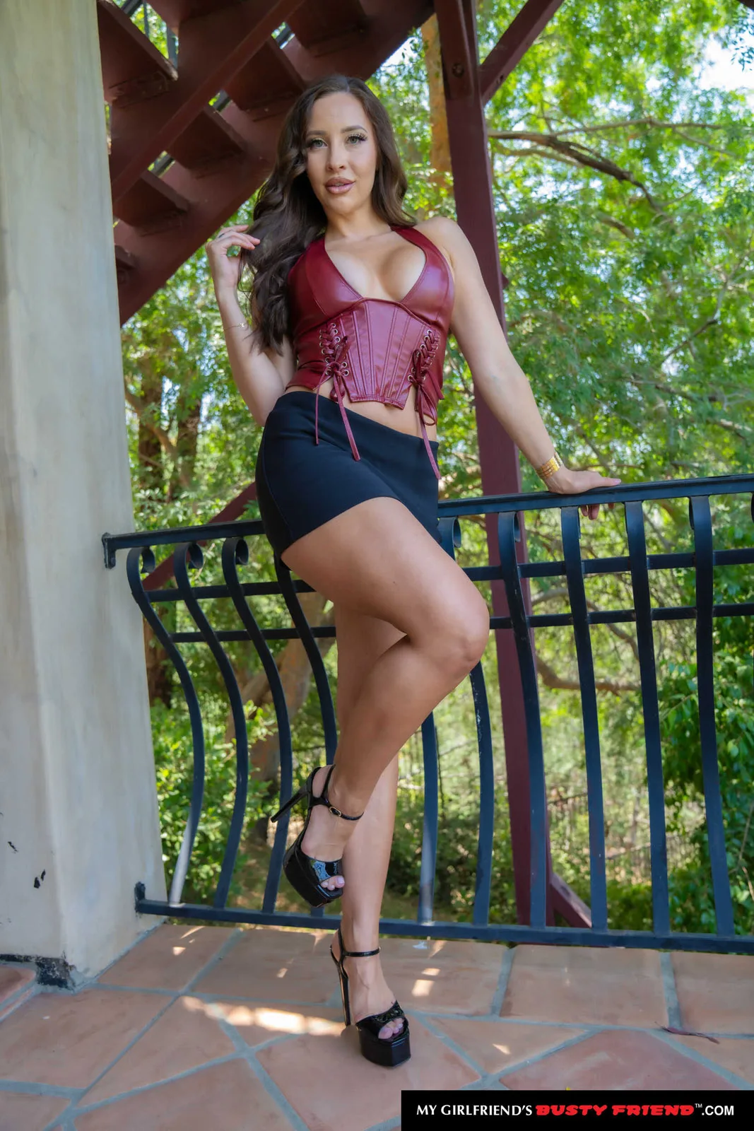 Melissa Stratton My Girlfriends Busty Friend Naughty America - Empire Models – photo 3