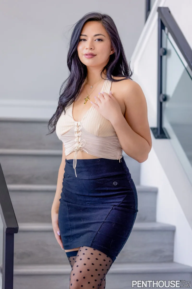 Scarlett Alexis’ Naughty Realtor Tactics Penthouse - Empire Models – photo 3