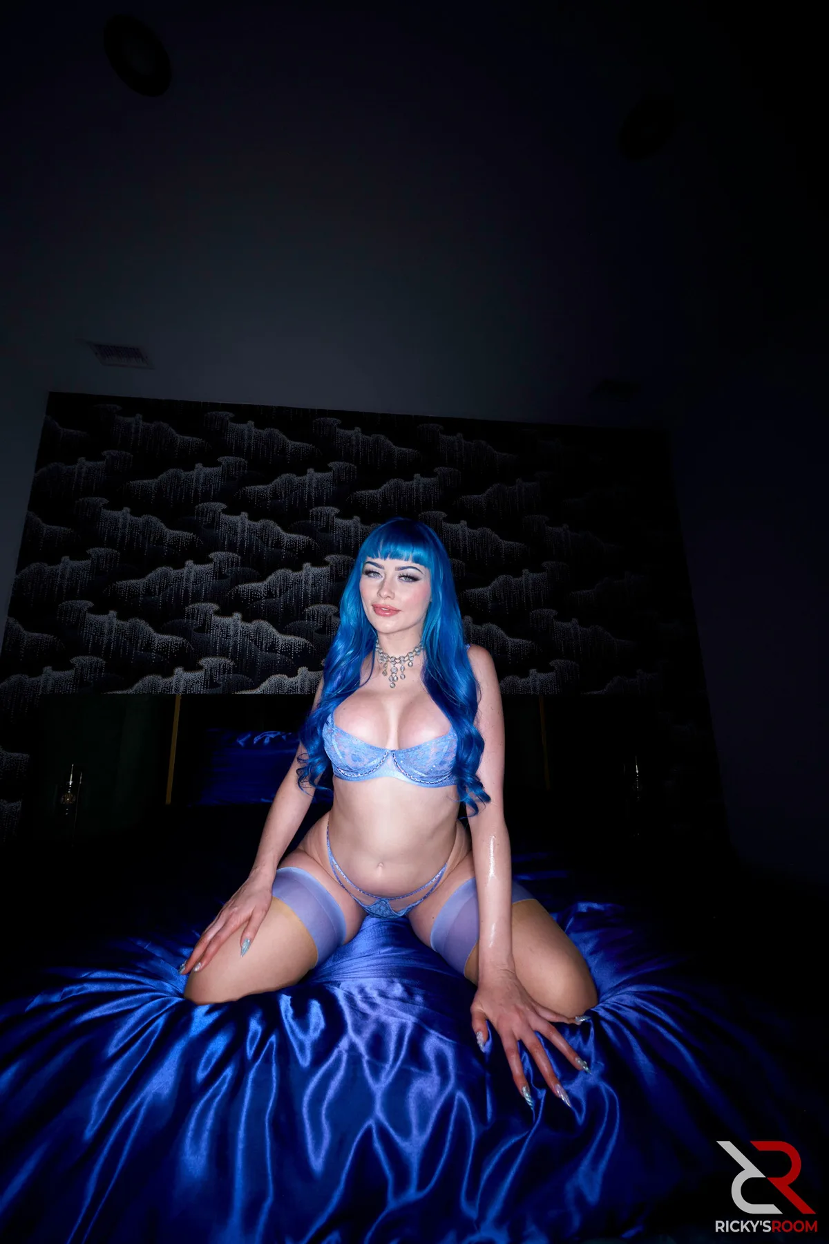 Jewelz Blu A Picture Perfect Jewel Rickys Room - Empire Models – photo 13