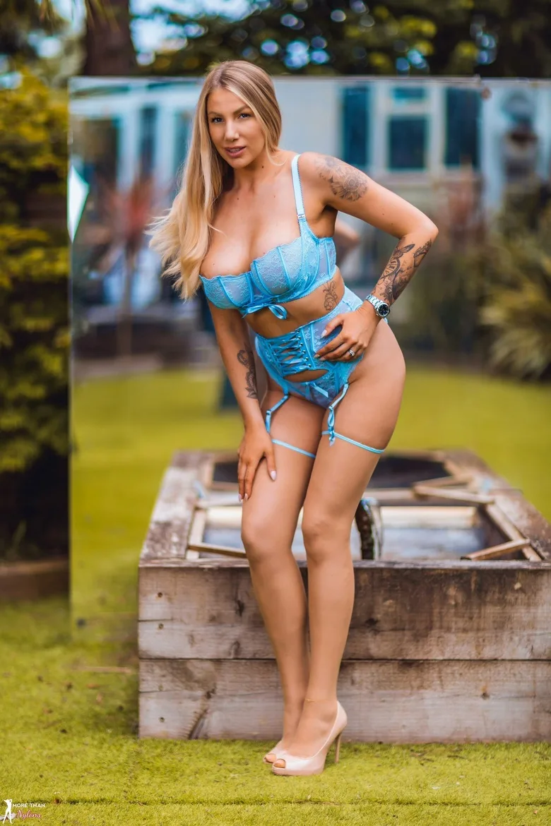 Danielle Maye Perfect Reflections More Than Nylons - Empire Models – photo 2