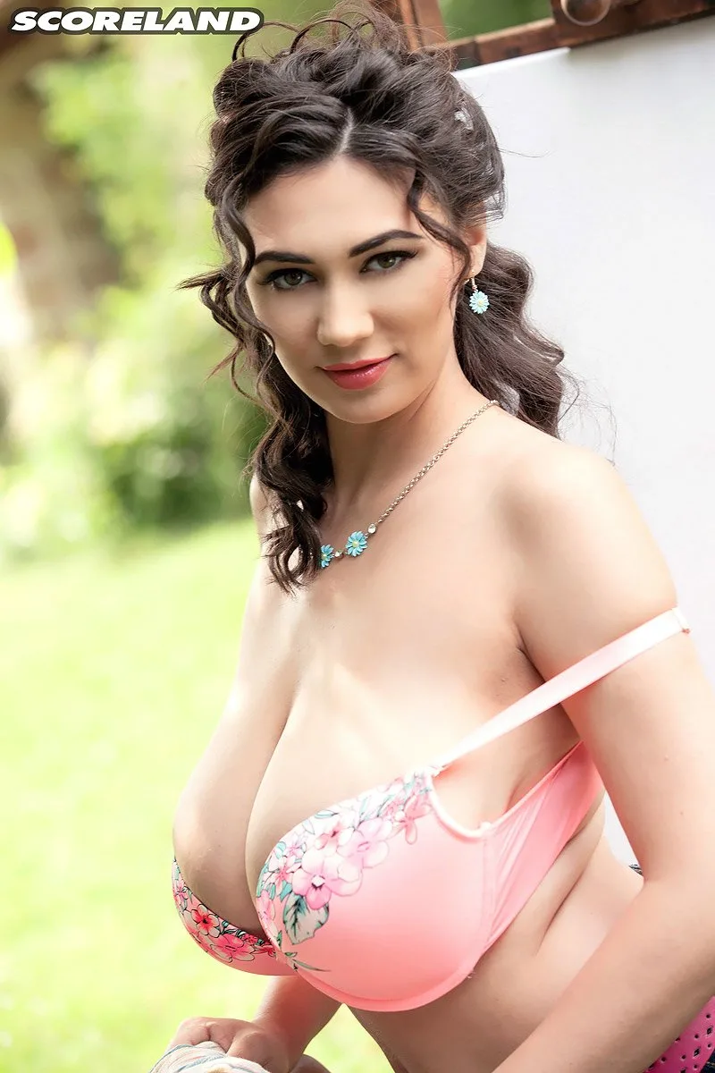 Alexya Work Of Art - Empire Models – photo 6