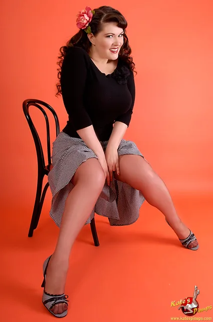 Kate Donovan Pinup - Empire Models – photo 3
