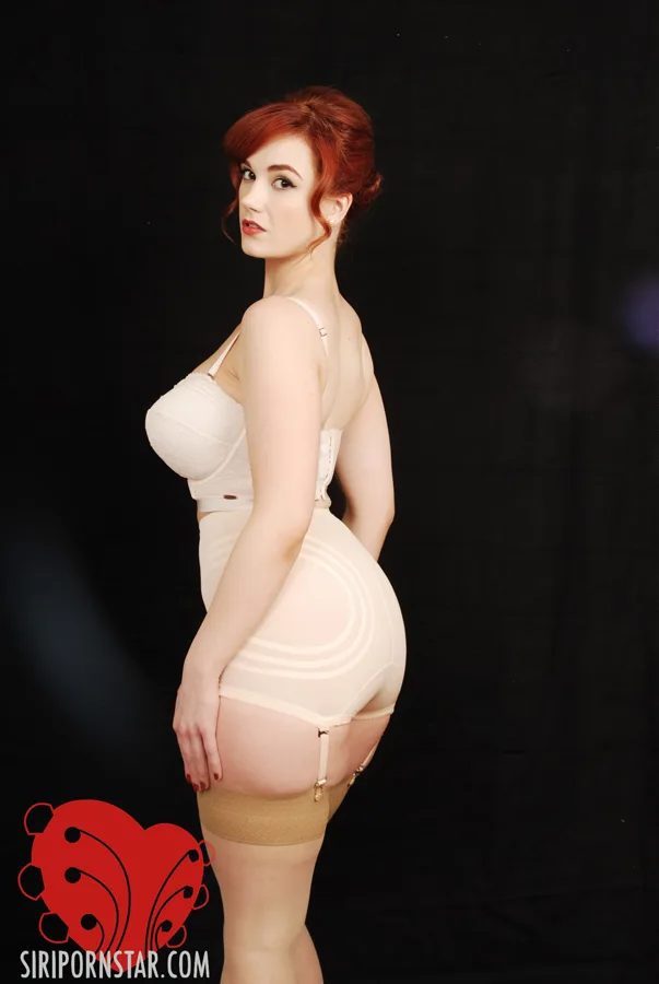 Siri Pinup - Empire Models – photo 3