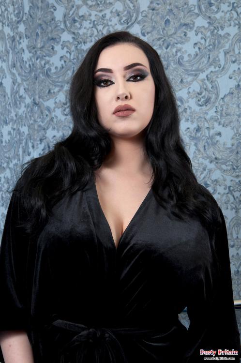 estrelle busty - Estrelle Busty In Black Lingerie