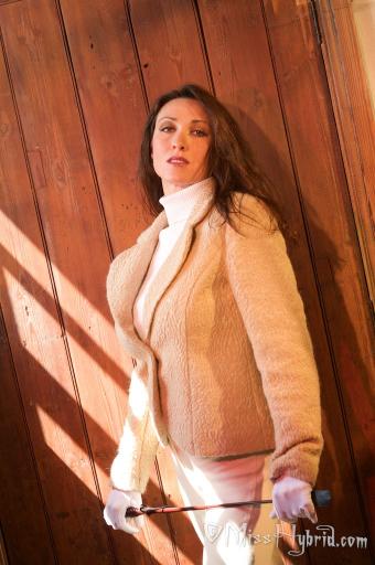 miss-hybrid-pony-club