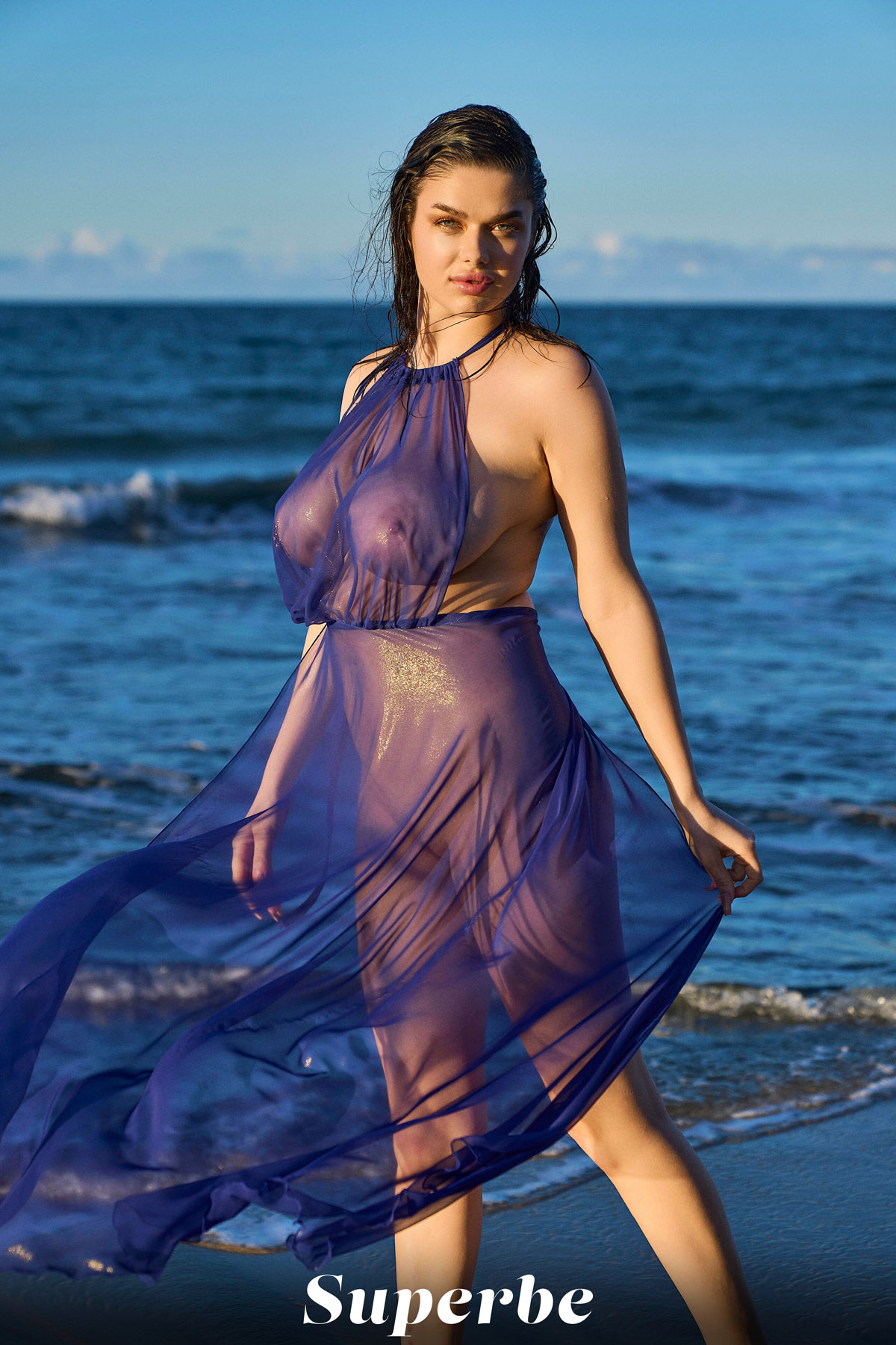 Lola Johnson Hot Tropic SuperbeLola Johnson