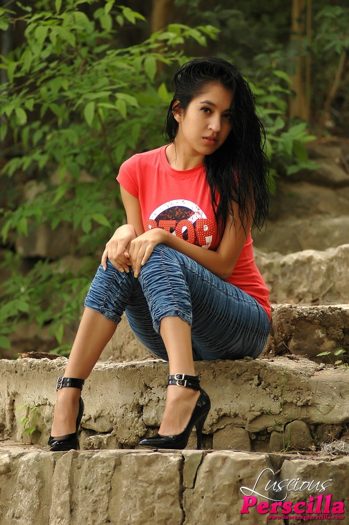 Luscious Perscilla Hate Clothes