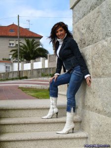 Nayara Blue In Public