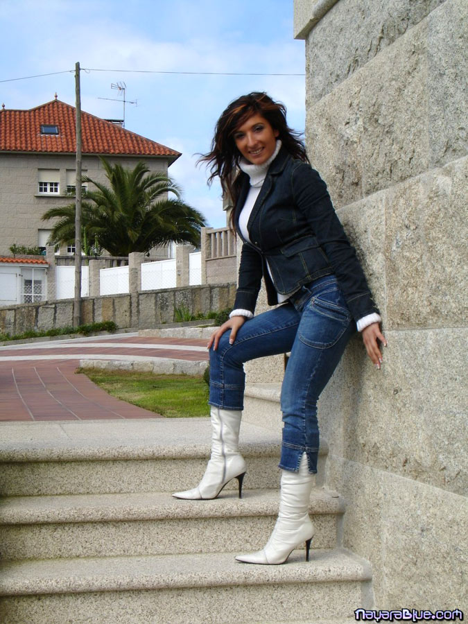 Nayara Blue In Public